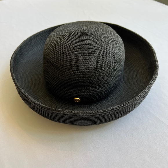 Eric Javits Wool Kate Beyonce Grammys Beret Hat Black & Cream Houndstooth NEW Eric Javits | Accessories | Eric Javits New York Straw  main image 4